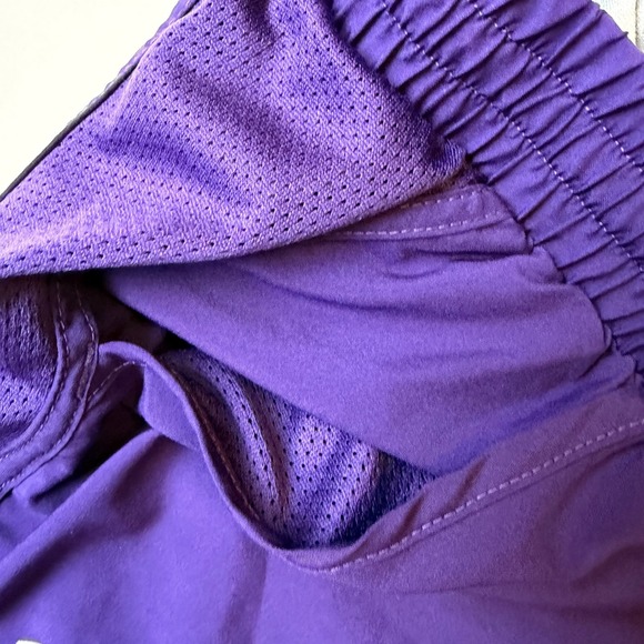 Under Armour Womens Athletic Running Shorts Purple Lined Size S/M - Picture 3 of 9